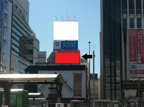 錦糸町駅南口ロータリー正面に位置しています。