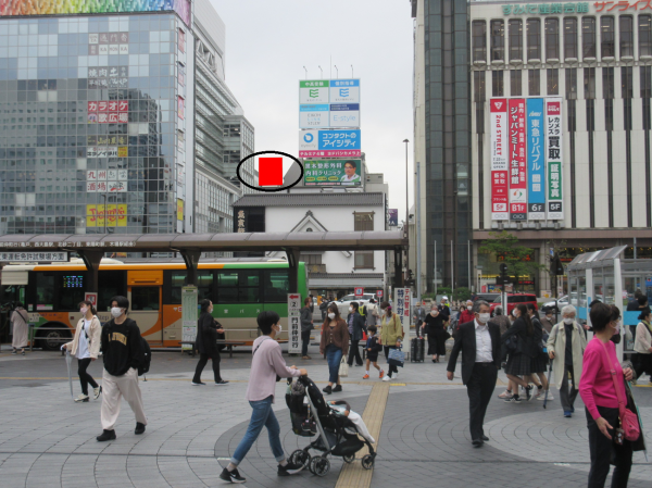 JR錦糸町南口駅前ロータリーより視認できる屋外広告