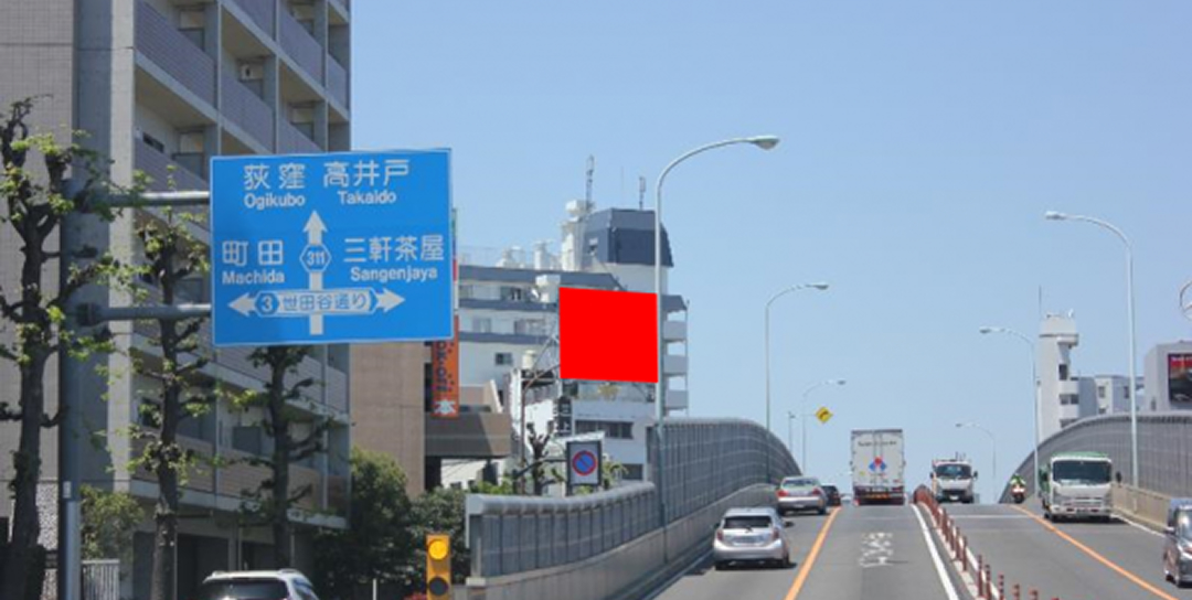 神楽坂対象の屋外広告　JR飯田橋駅及び中央線車窓よりも視認
